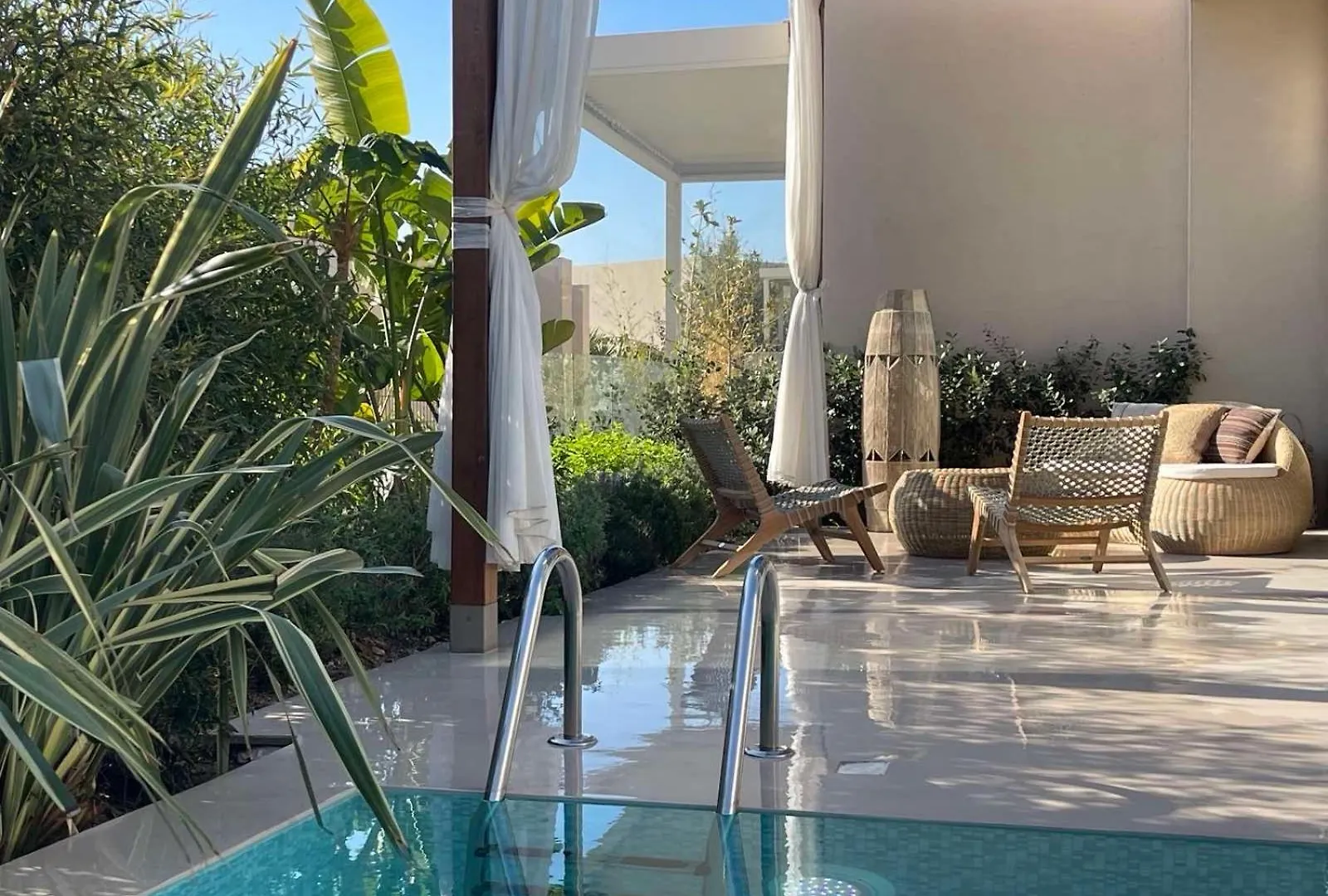 3-Bedroom Beach Villa With A Pool And Private Sauna In Green Coast Palase contacts