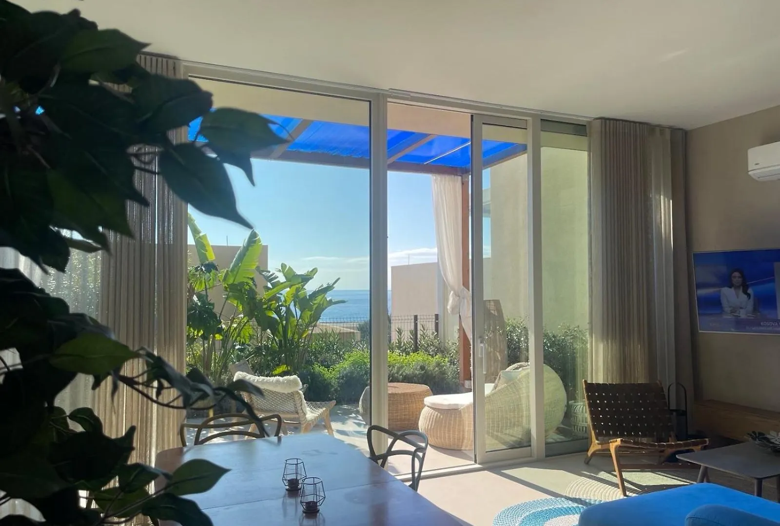 3-Bedroom Beach Villa With A Pool And Private Sauna In Green Coast Palase  Paljasa