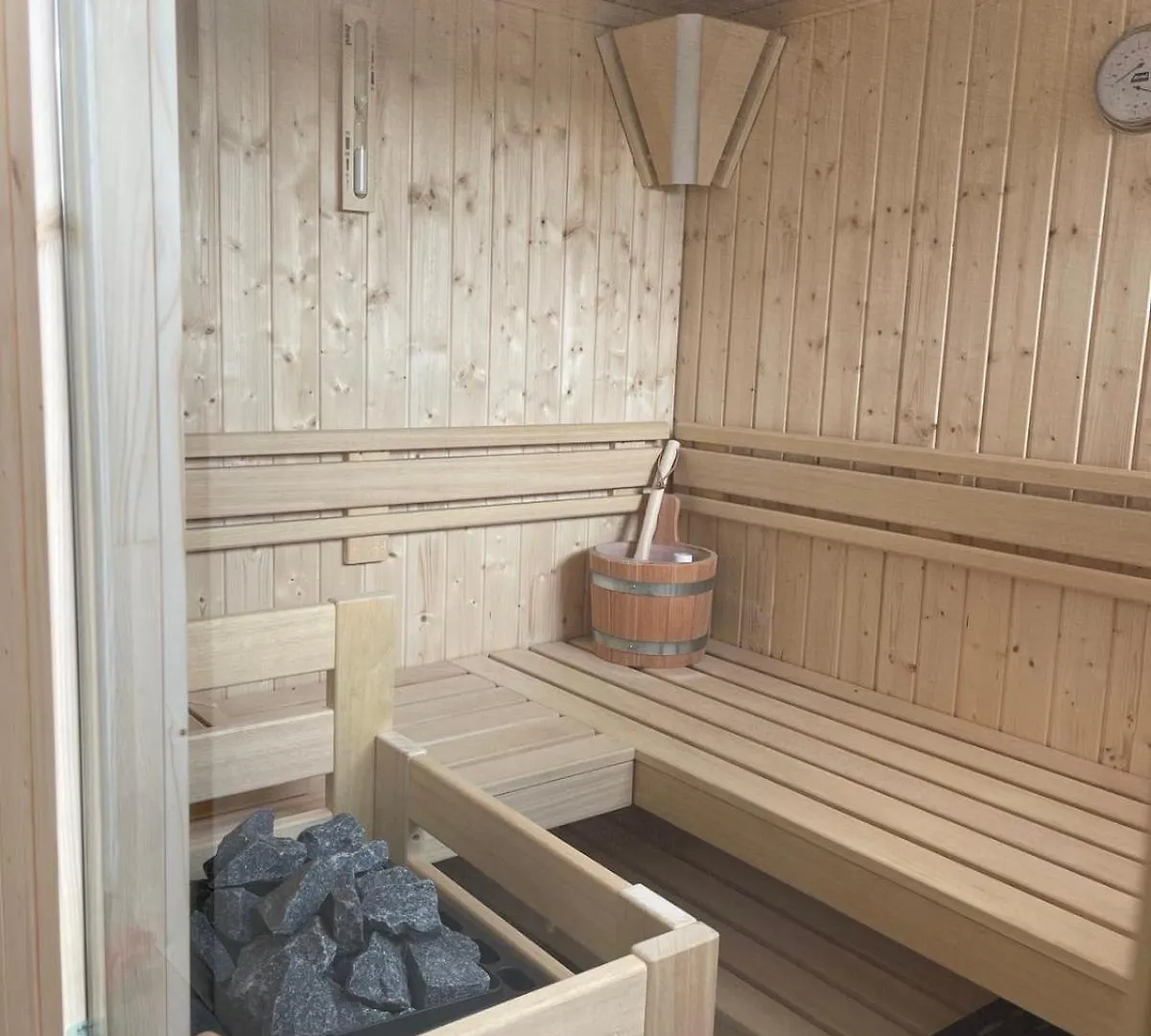 3-Bedroom Beach Villa With A Pool And Private Sauna In Green Coast Palase
