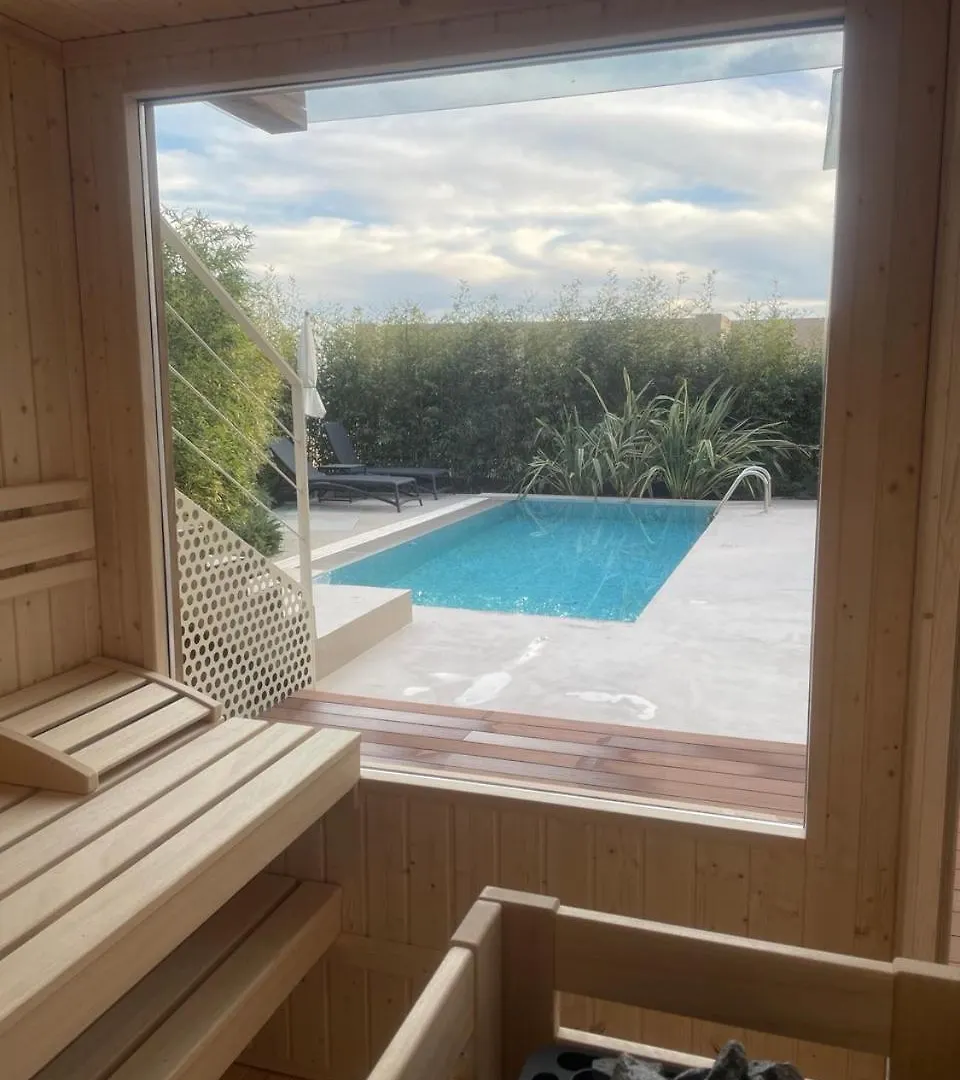 3-Bedroom Beach Villa With A Pool And Private Sauna In Green Coast Palase  Paljasa
